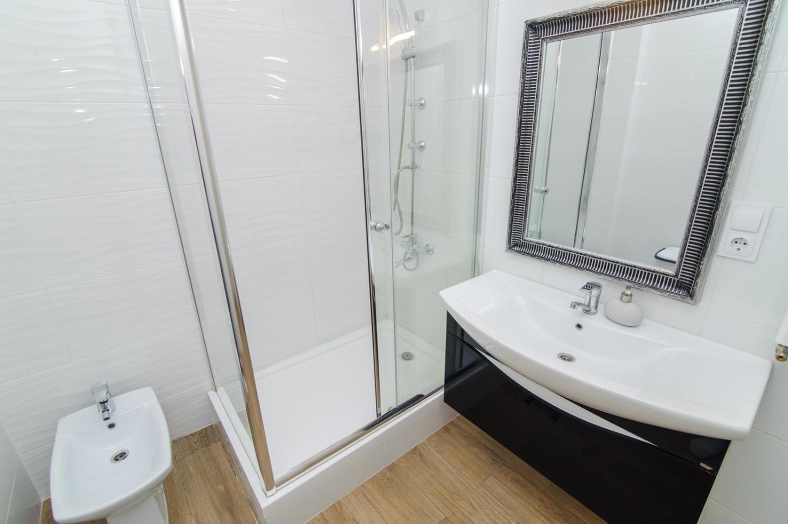 Extra Grand Lev Tolstoi Two Bedrooms Chisinau Exterior foto